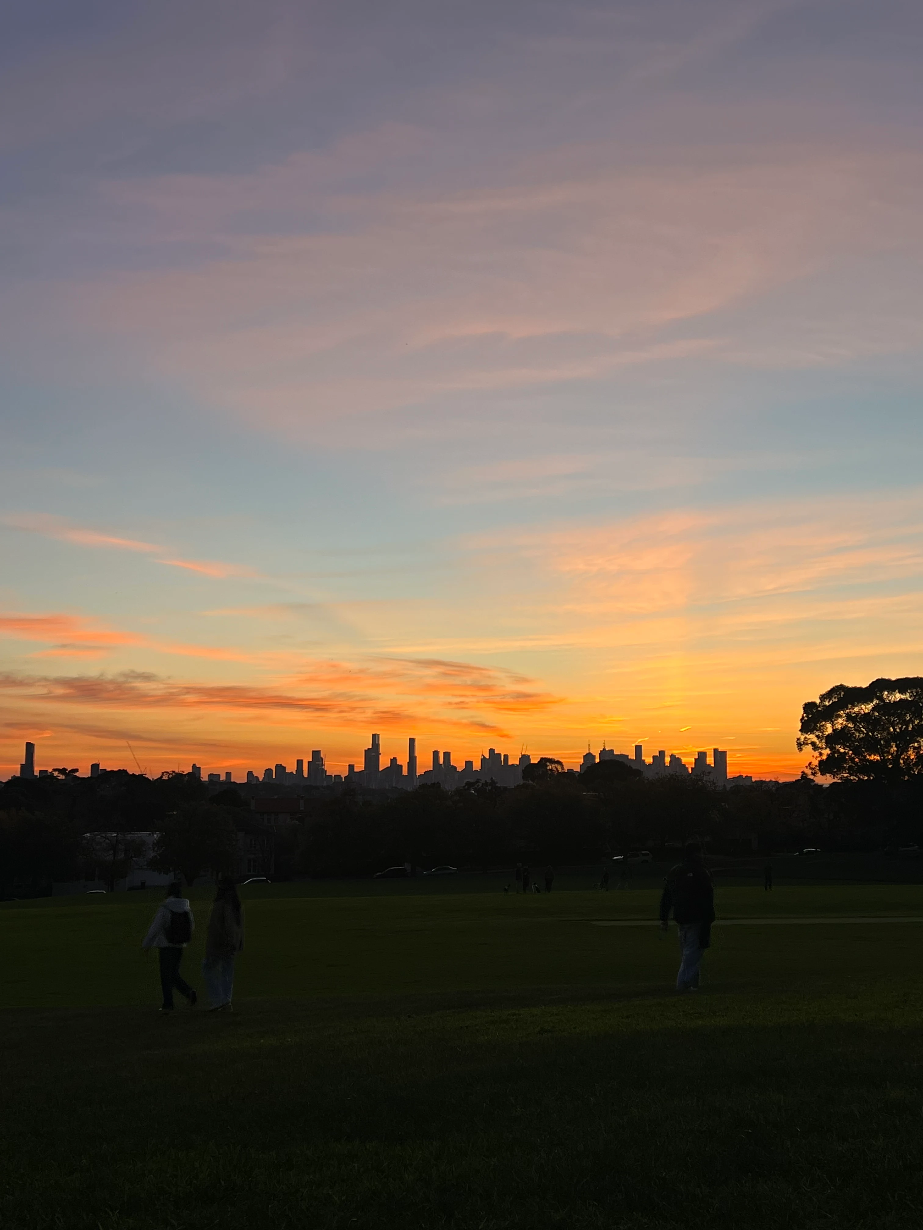 Melbourne skyline at sunset.